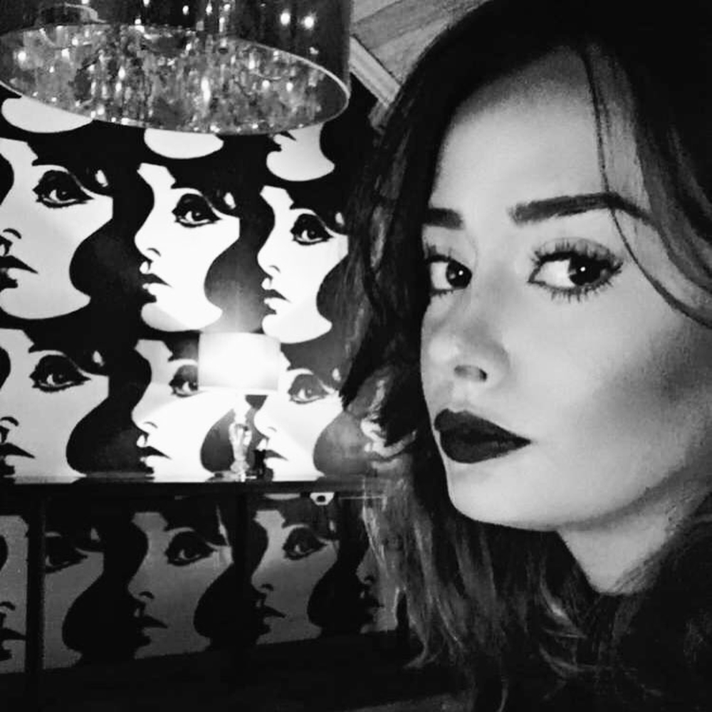 Meet your Posher, Larissa